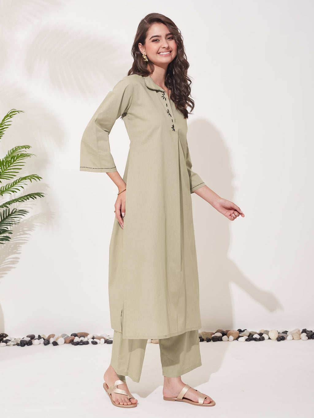 Women Light Beige Cotton Handwork Solid Kurta Co-Ord Set